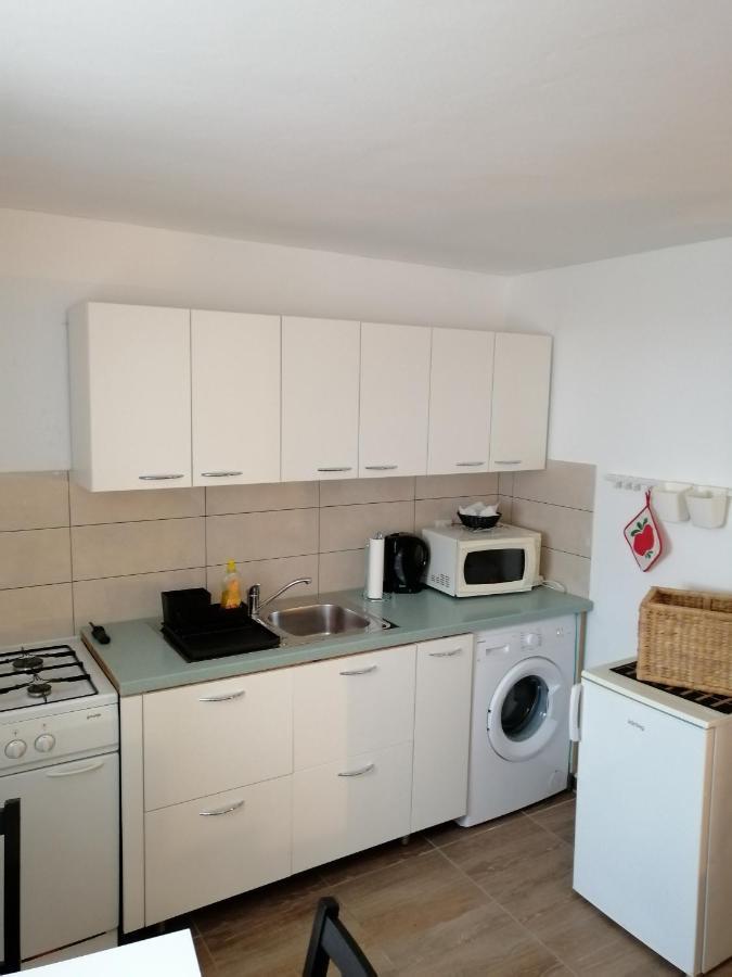 Studio Apartman Nona Angela-Valun เซรส ภายนอก รูปภาพ